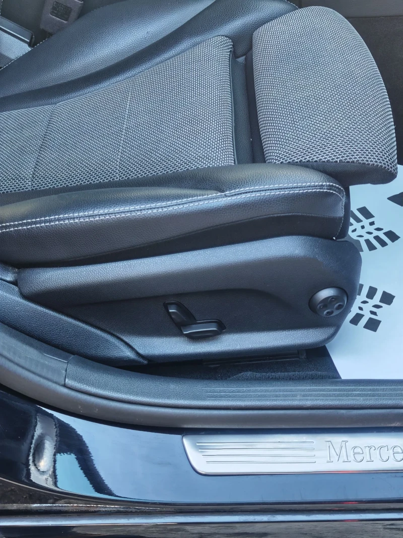 Mercedes-Benz C 180 AMG, ДИСТРОНИК, АМБИЕНТ, КАМЕРА, ФУЛА! , снимка 17 - Автомобили и джипове - 53262831