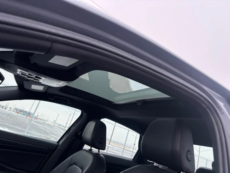 VW Jetta GLI S FWD* АвтоКредит* (Цена до БГ) , снимка 16 - Автомобили и джипове - 53448264