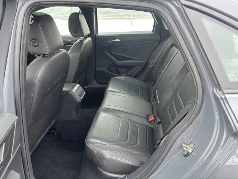 VW Jetta GLI S FWD* АвтоКредит* (Цена до БГ) , снимка 14 - Автомобили и джипове - 53448264