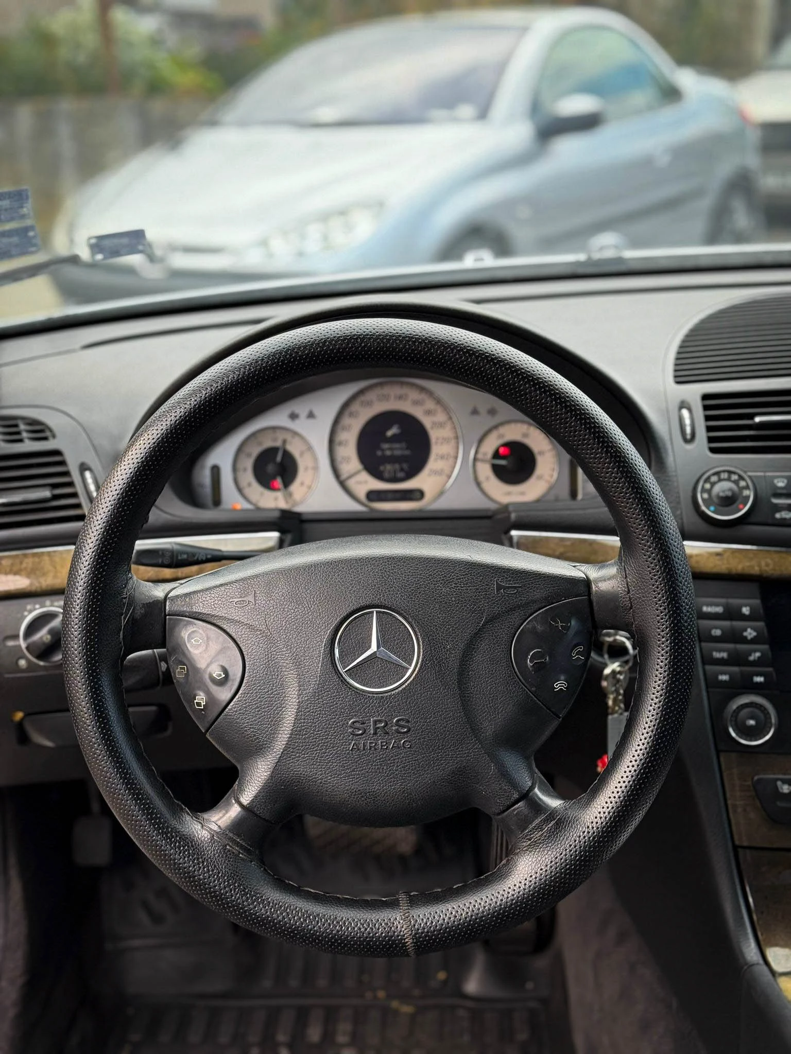 Mercedes-Benz E 270  - изображение 9