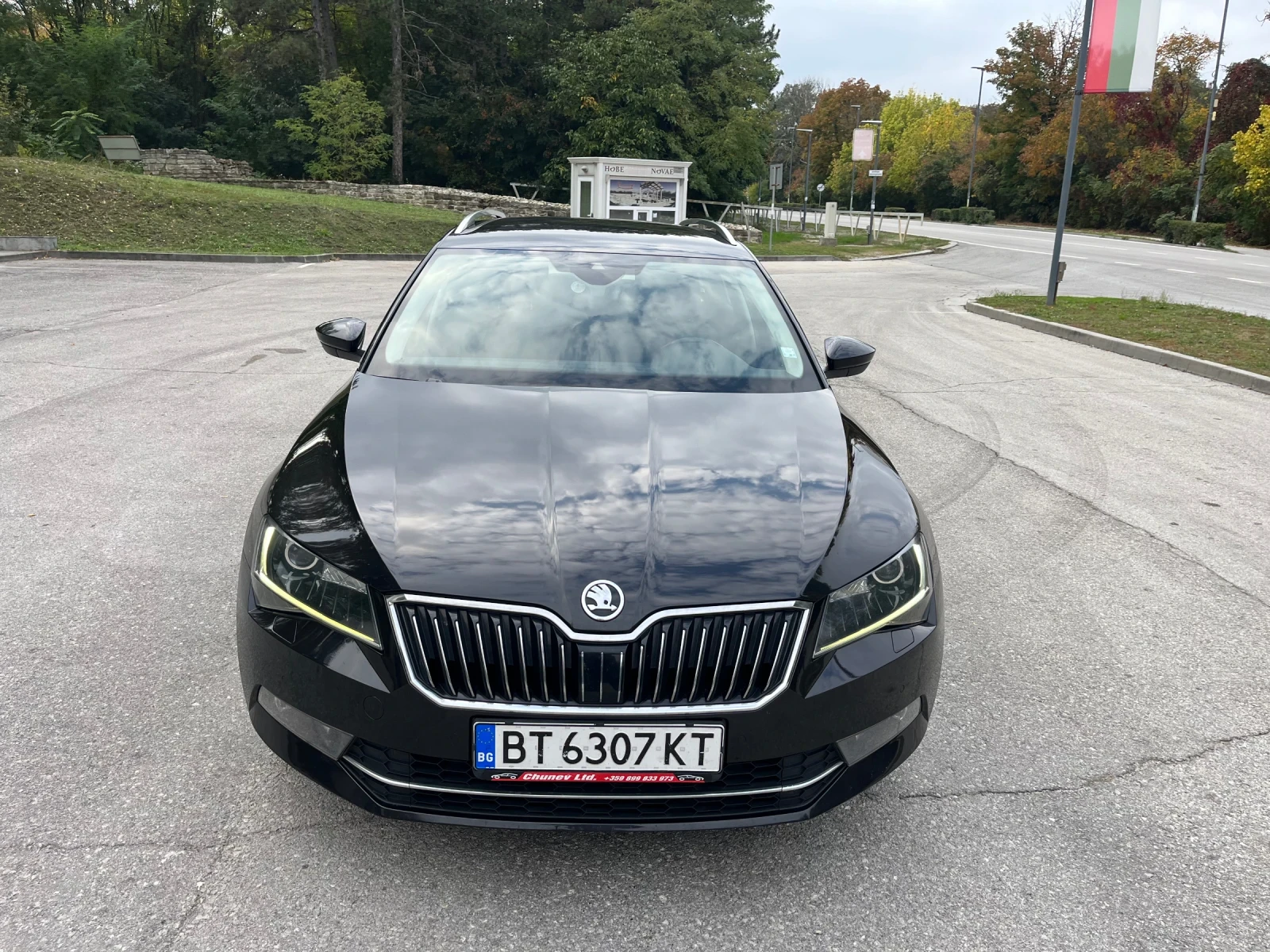 Skoda Superb 4x4* Navi* Distronic* Keyless* Самопаркиране - изображение 8