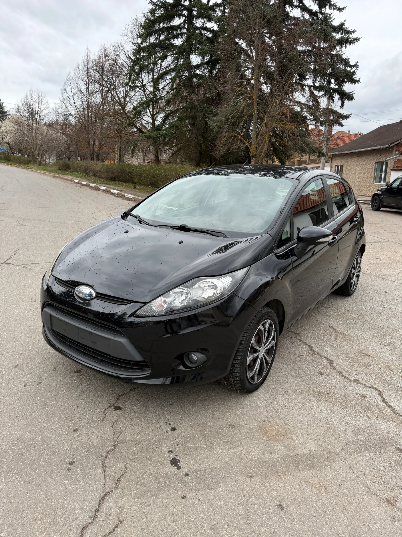 Ford Fiesta 1.4 фабрична газ, снимка 7 - Автомобили и джипове - 54060488