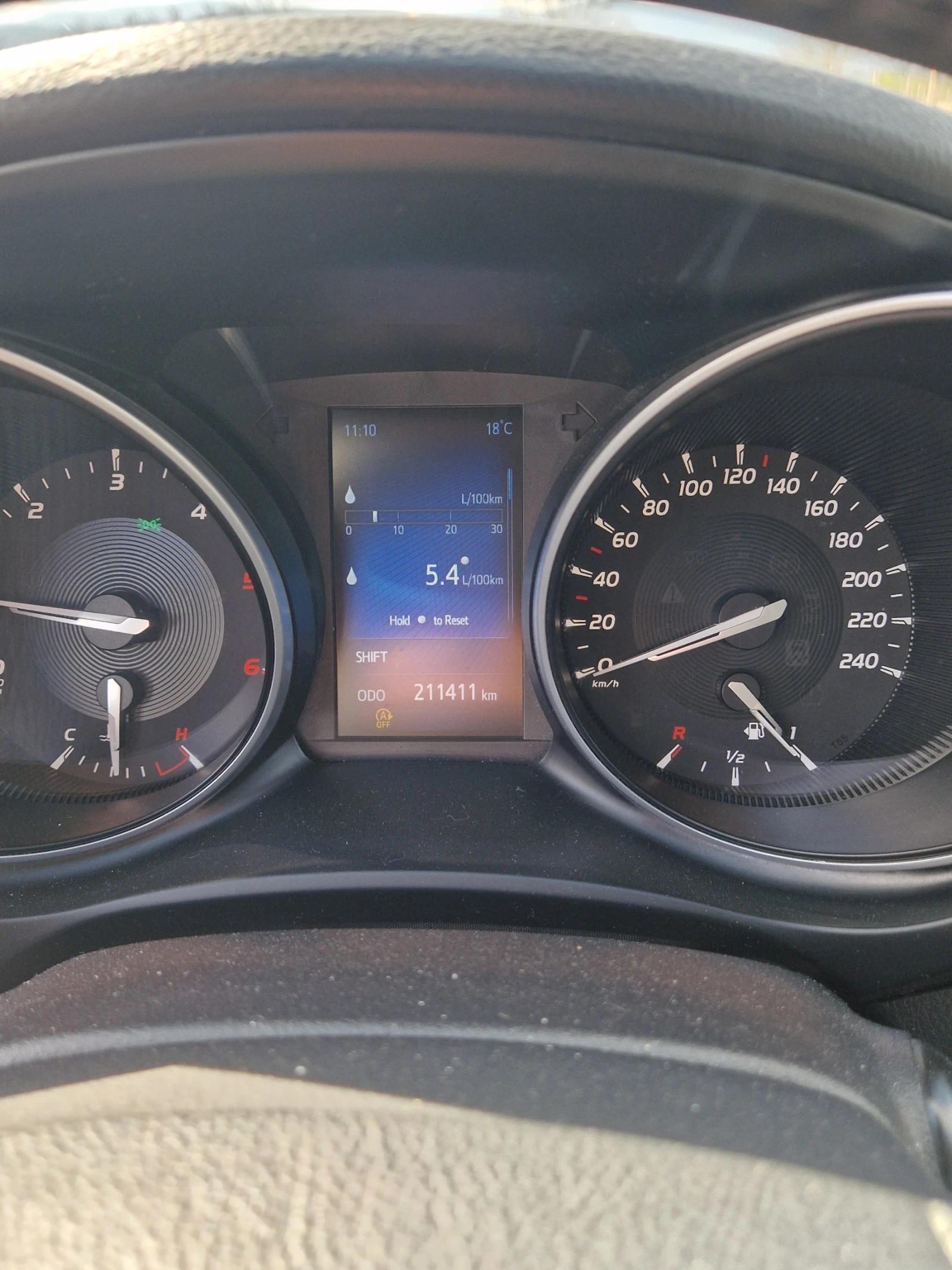 Toyota Avensis 1.6d4d, снимка 10 - Автомобили и джипове - 54098628