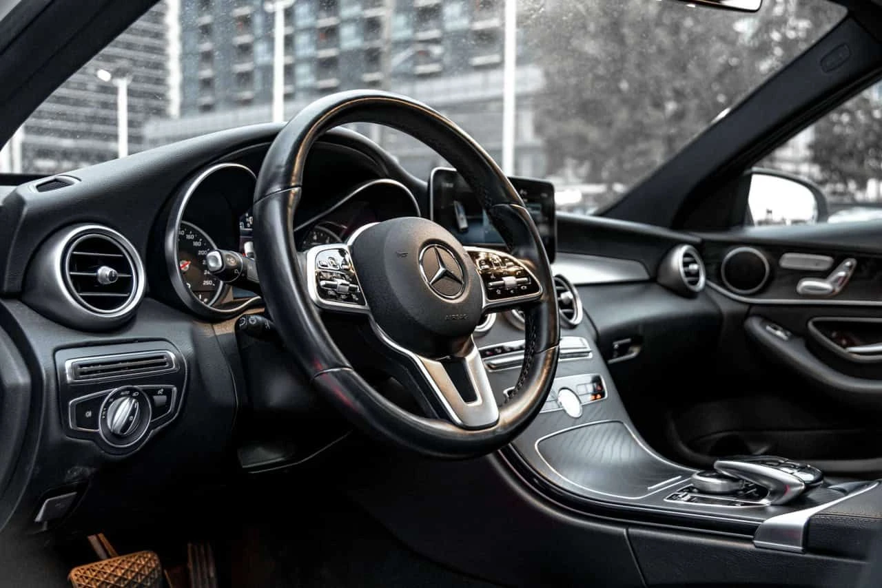 Mercedes-Benz C 300 AMG Pack CARFAX, снимка 9 - Автомобили и джипове - 54138044