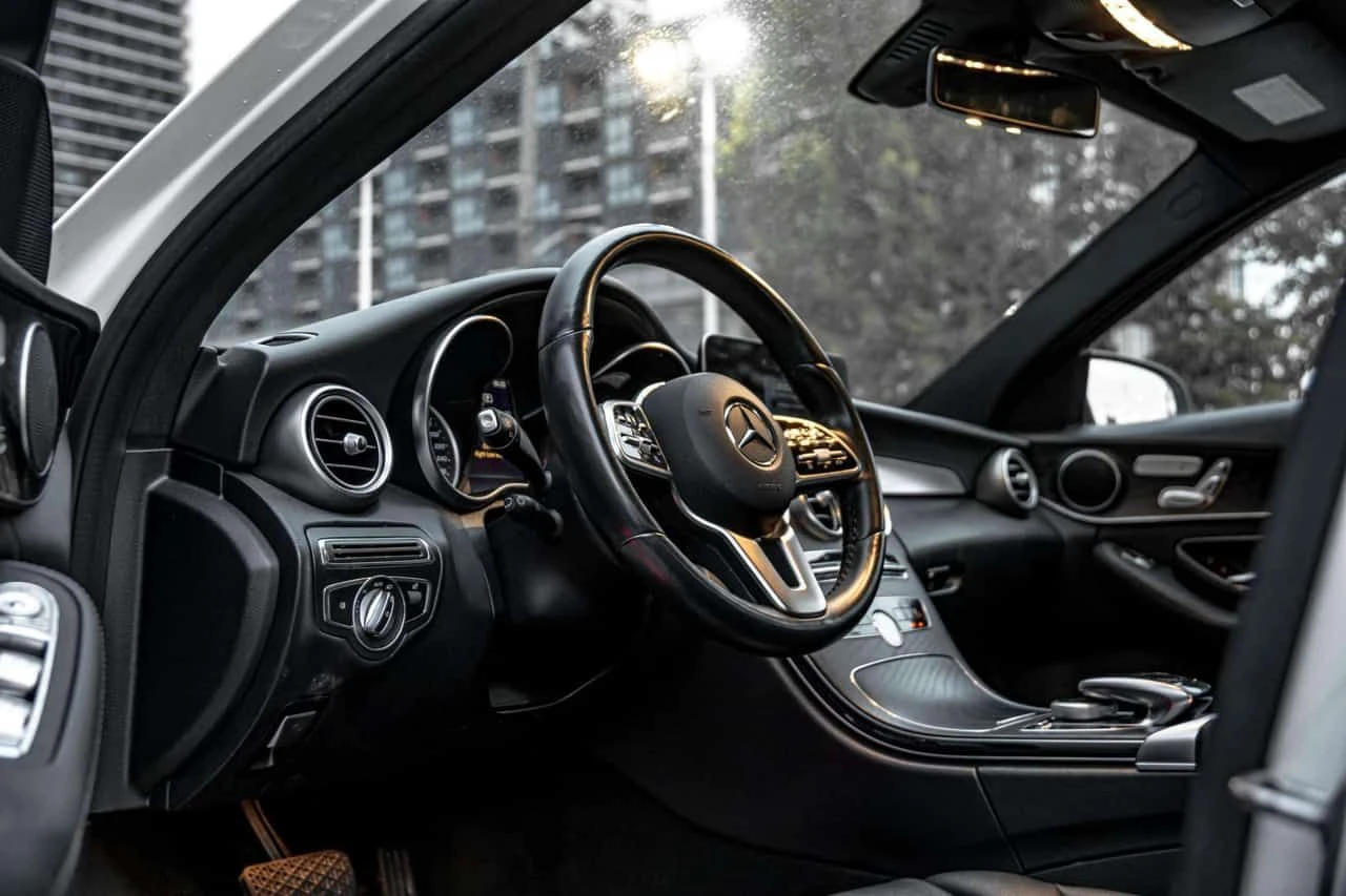 Mercedes-Benz C 300 AMG Pack CARFAX, снимка 6 - Автомобили и джипове - 54138044