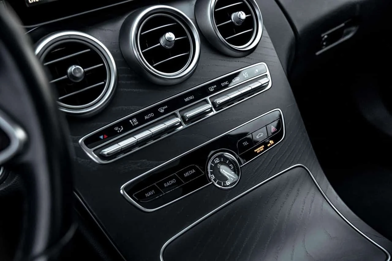 Mercedes-Benz C 300 AMG Pack CARFAX, снимка 14 - Автомобили и джипове - 54138044