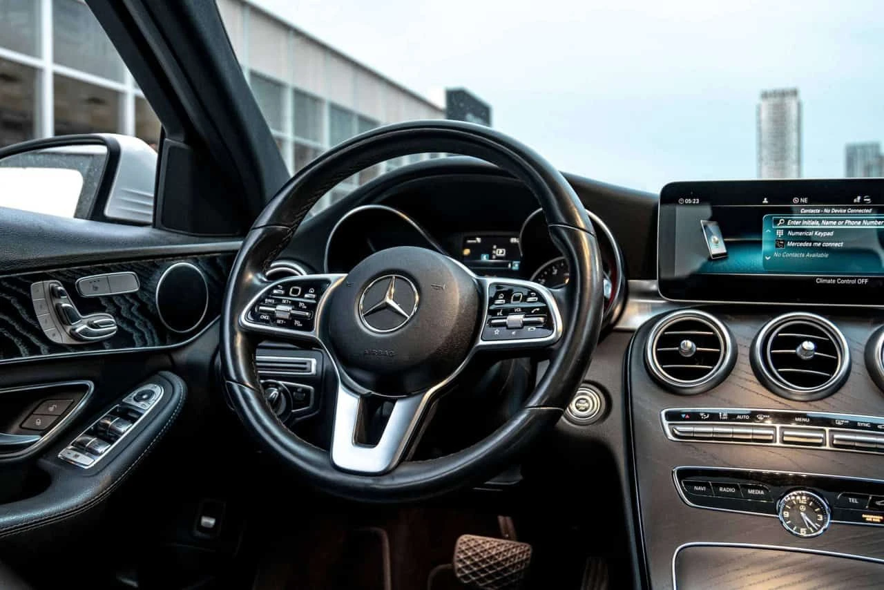 Mercedes-Benz C 300 AMG Pack CARFAX, снимка 12 - Автомобили и джипове - 54138044