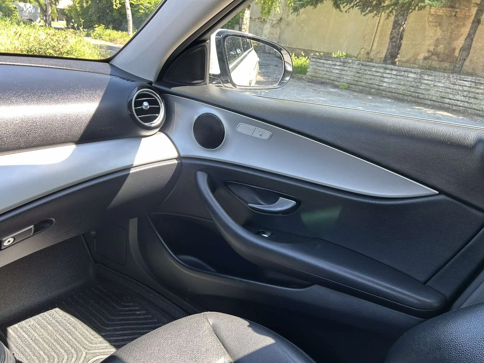 Mercedes-Benz E 200 CDI, снимка 8 - Автомобили и джипове - 54870544