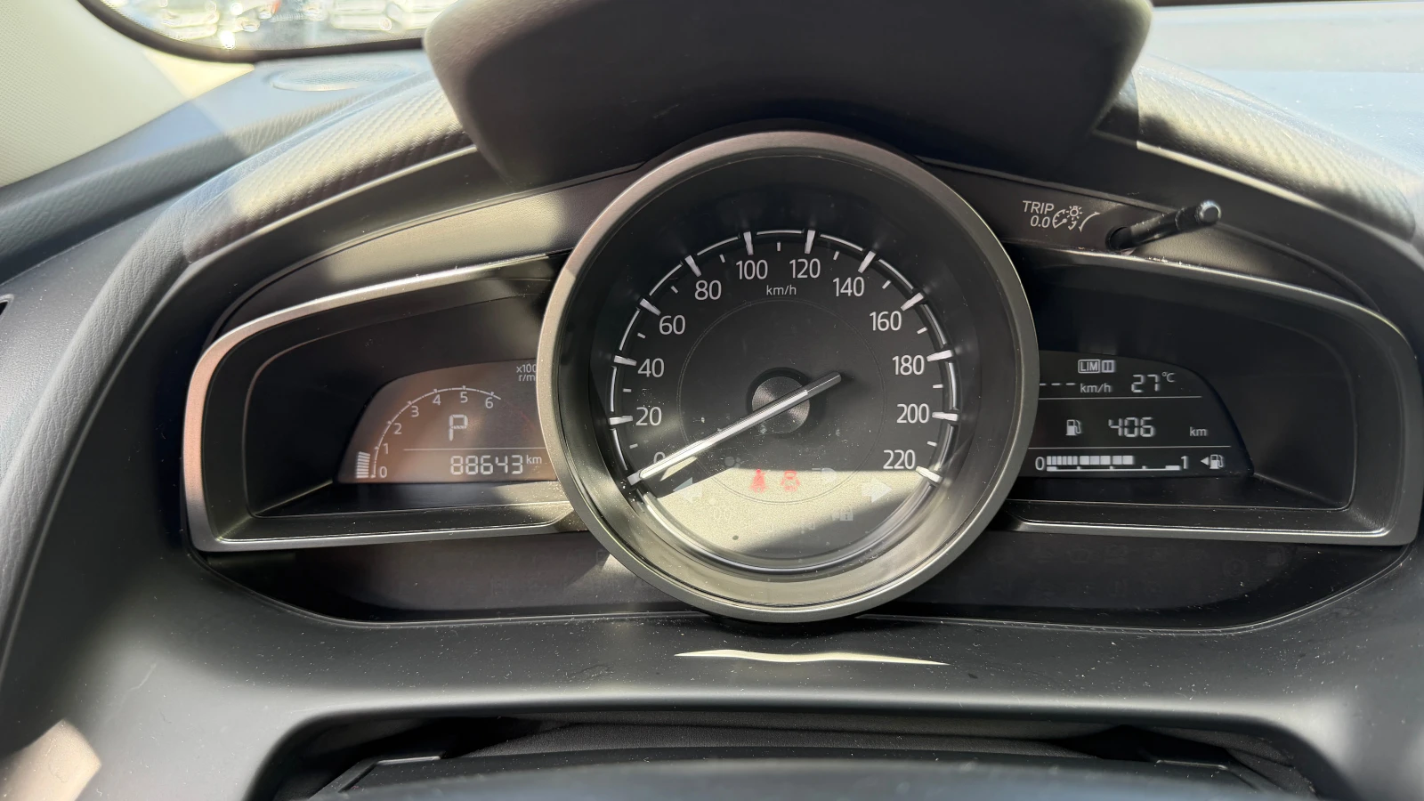 Mazda 2 1.5 SkyActiv Exclusive Line, снимка 13 - Автомобили и джипове - 54971945