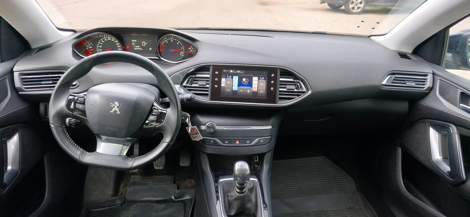 Peugeot 308 1.6 HDI, снимка 12 - Автомобили и джипове - 55117404