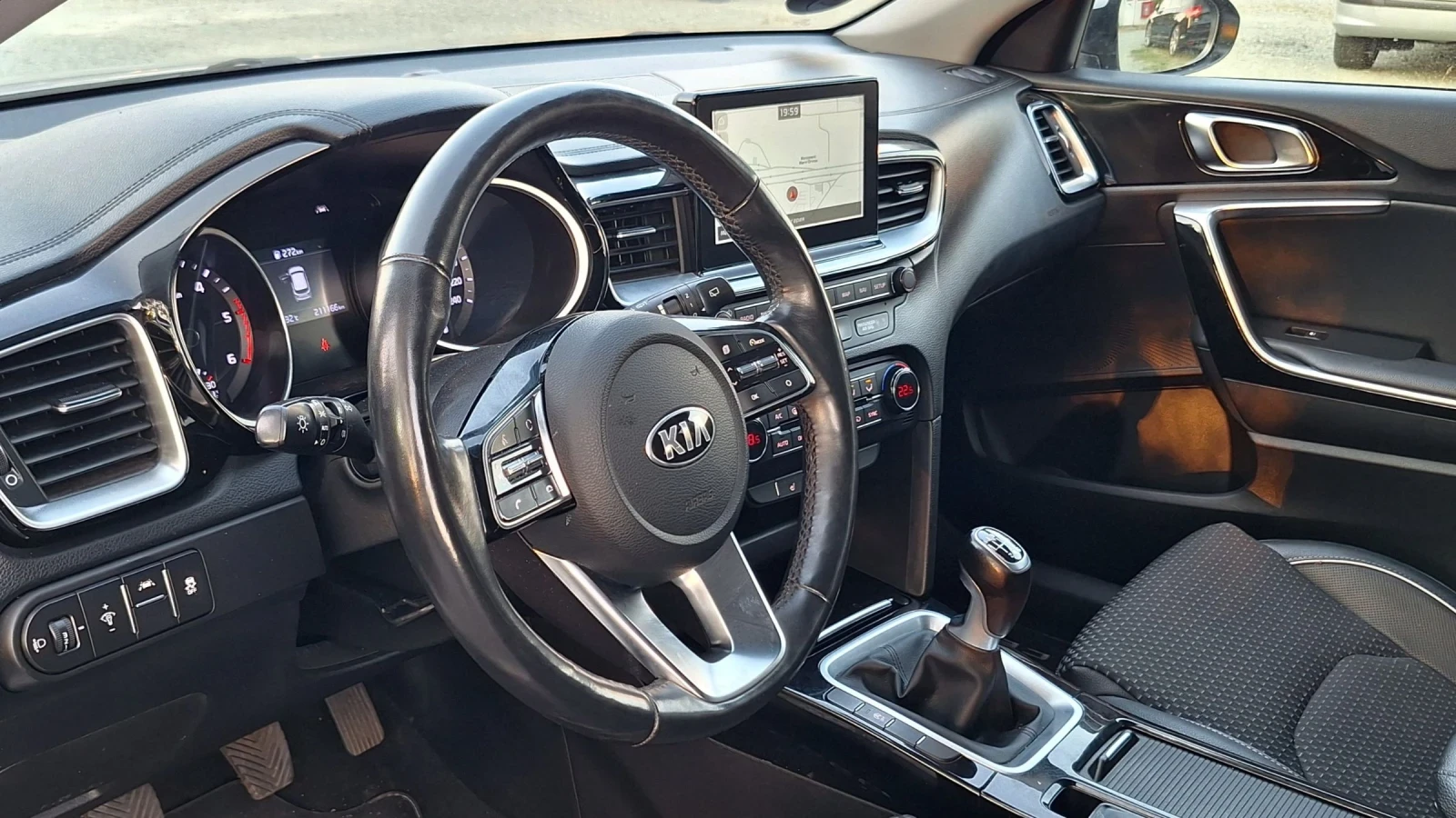 Kia Ceed 1.6-136кс.ВСИЧКИ ЕКСТРИ, снимка 8 - Автомобили и джипове - 55580220