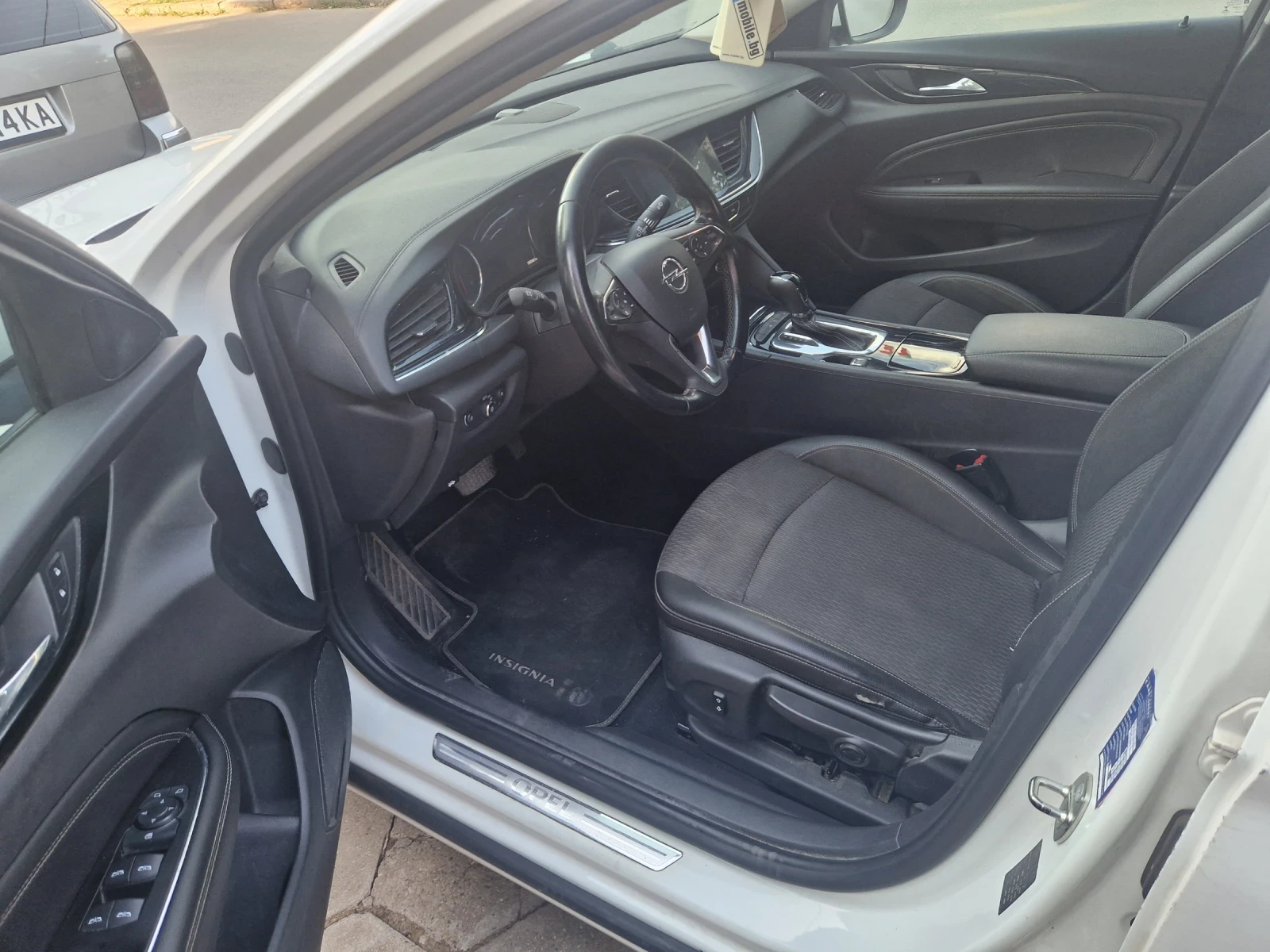 Opel Insignia 1.6d  136к.с., снимка 9 - Автомобили и джипове - 56217974