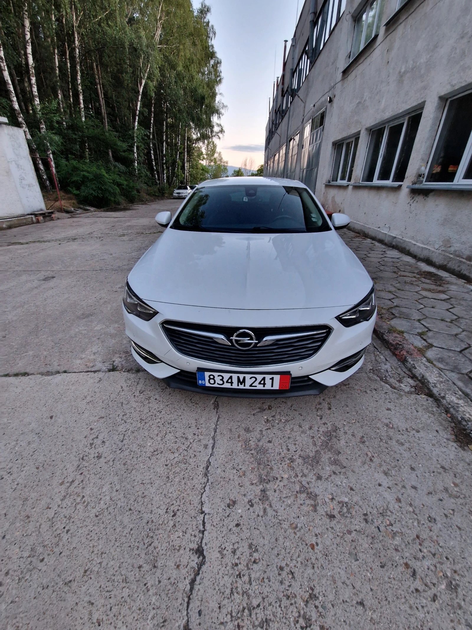 Opel Insignia 1.6d  136к.с., снимка 3 - Автомобили и джипове - 56217974