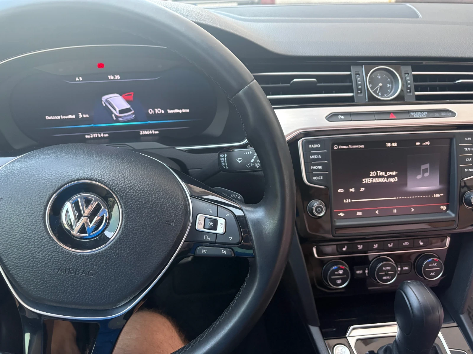 VW Passat, снимка 4 - Автомобили и джипове - 56045887