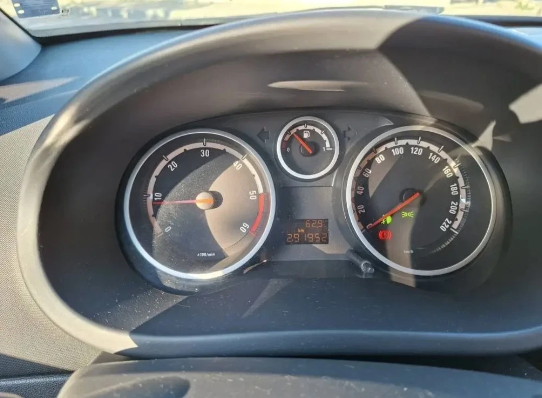 Opel Corsa, снимка 12 - Автомобили и джипове - 56553868