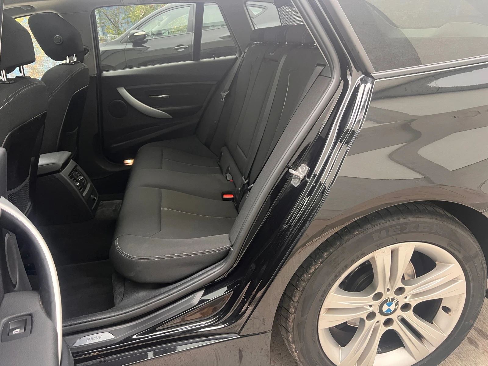 BMW 320 * SPORT* LED* TOP !! , снимка 12 - Автомобили и джипове - 56712358