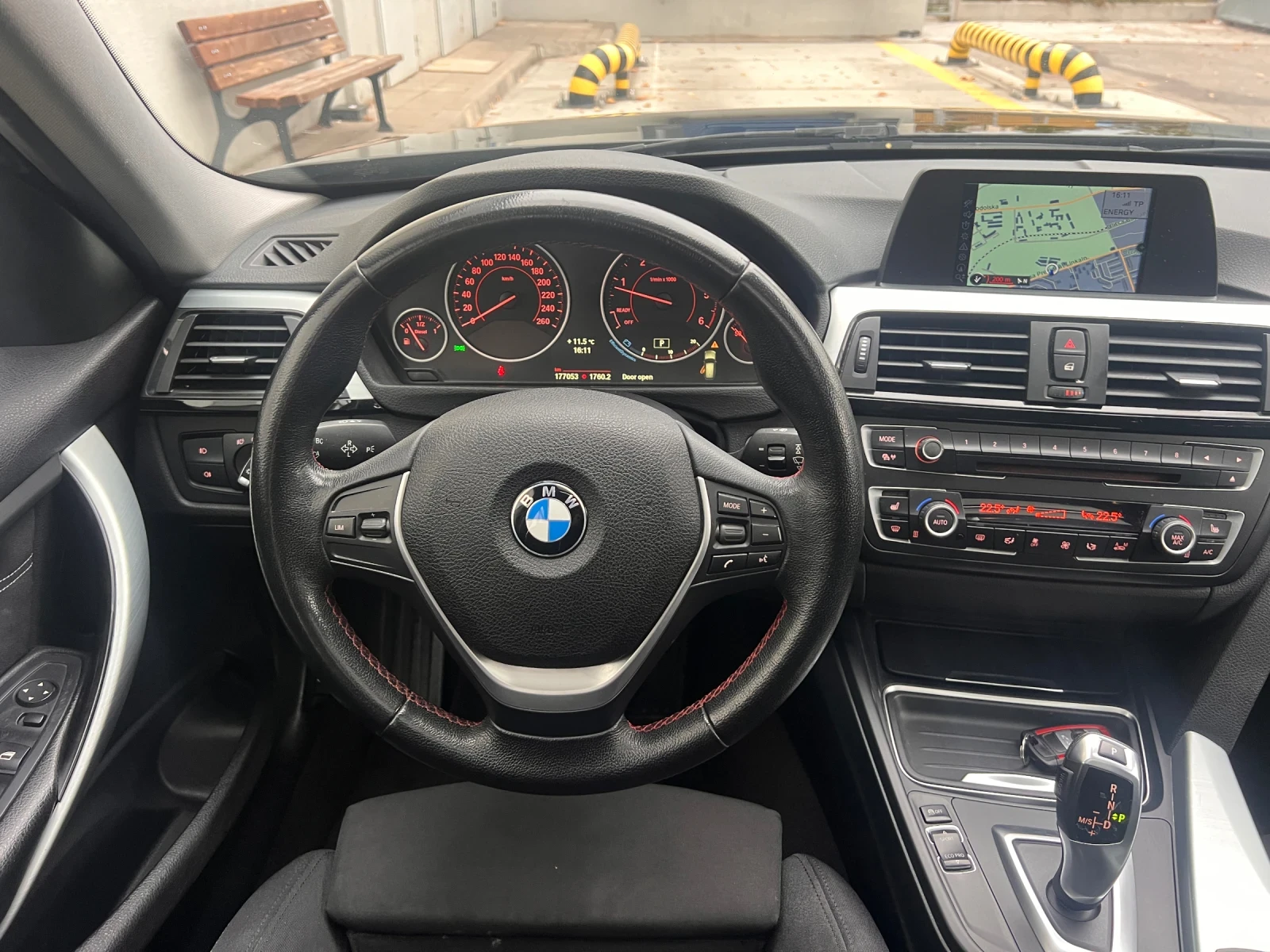 BMW 320 * SPORT* LED* TOP !! , снимка 16 - Автомобили и джипове - 56712358