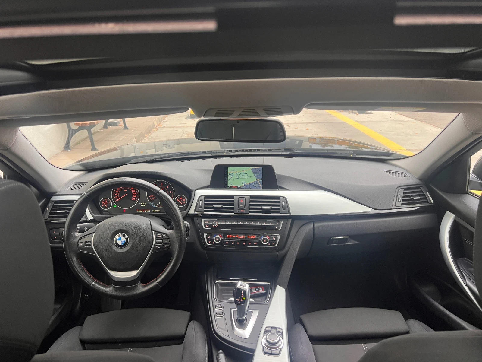 BMW 320 * SPORT* LED* TOP !! , снимка 10 - Автомобили и джипове - 56712358
