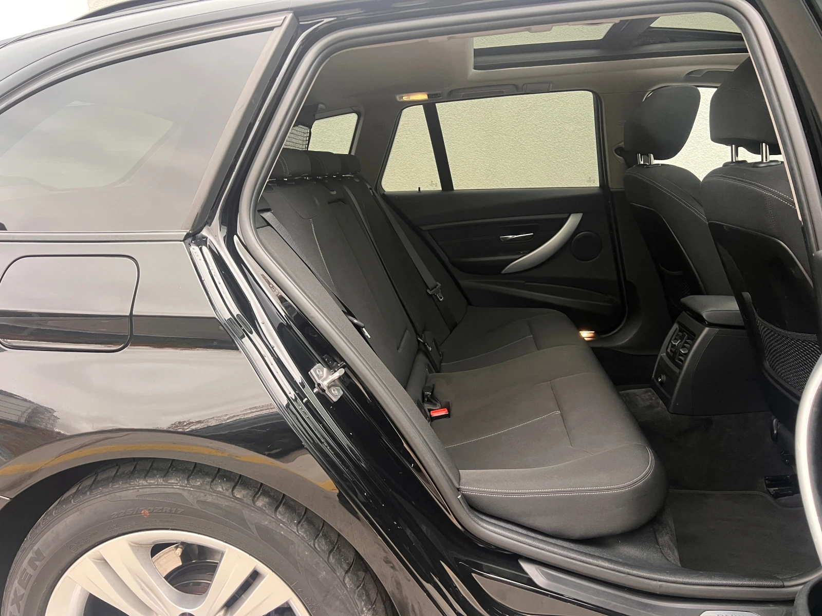BMW 320 * SPORT* LED* TOP !! , снимка 14 - Автомобили и джипове - 56712358