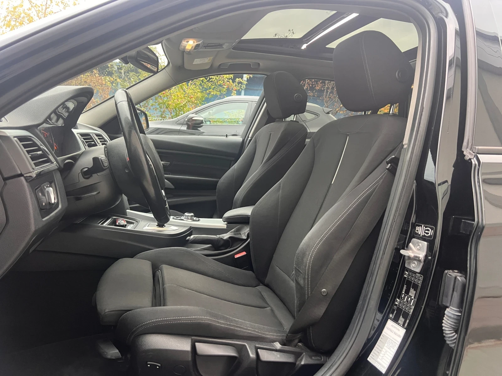BMW 320 * SPORT* LED* TOP !! , снимка 11 - Автомобили и джипове - 56712358