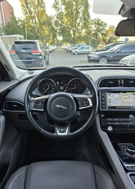 Jaguar F-PACE 2.0d AWD R-Sport Дистроник 360 Камера KeylessGo, снимка 11