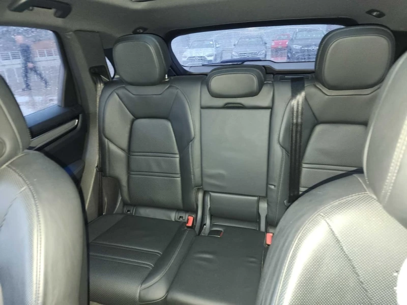 Porsche Cayenne 2019 S * CARFAX * БЕЗ ПЪРВОНАЧАЛНА ВНОСКА, снимка 10 - Автомобили и джипове - 52744590
