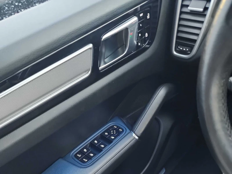 Porsche Cayenne 2019 S * CARFAX * БЕЗ ПЪРВОНАЧАЛНА ВНОСКА, снимка 11 - Автомобили и джипове - 52744590