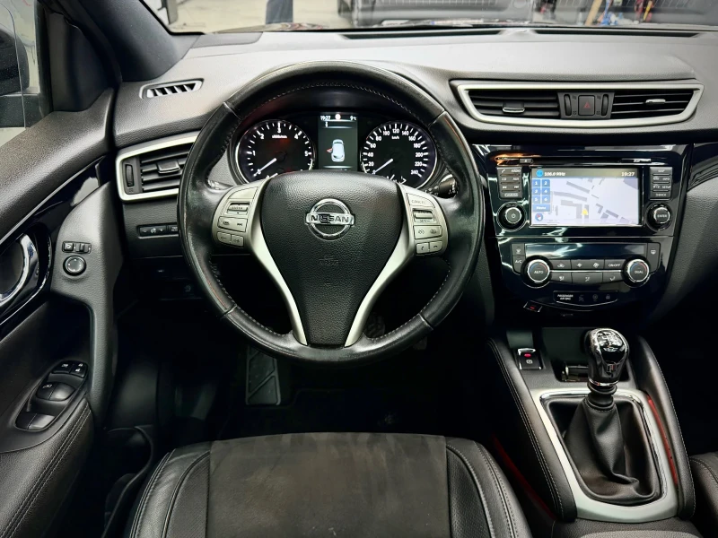 Nissan Qashqai 1.6dci* 4x4* TEKNA* Панорама* Кожа* Нави* Подгрев*, снимка 8 - Автомобили и джипове - 53541948