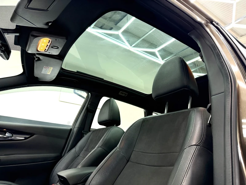 Nissan Qashqai 1.6dci* 4x4* TEKNA* Панорама* Кожа* Нави* Подгрев*, снимка 11 - Автомобили и джипове - 53541948