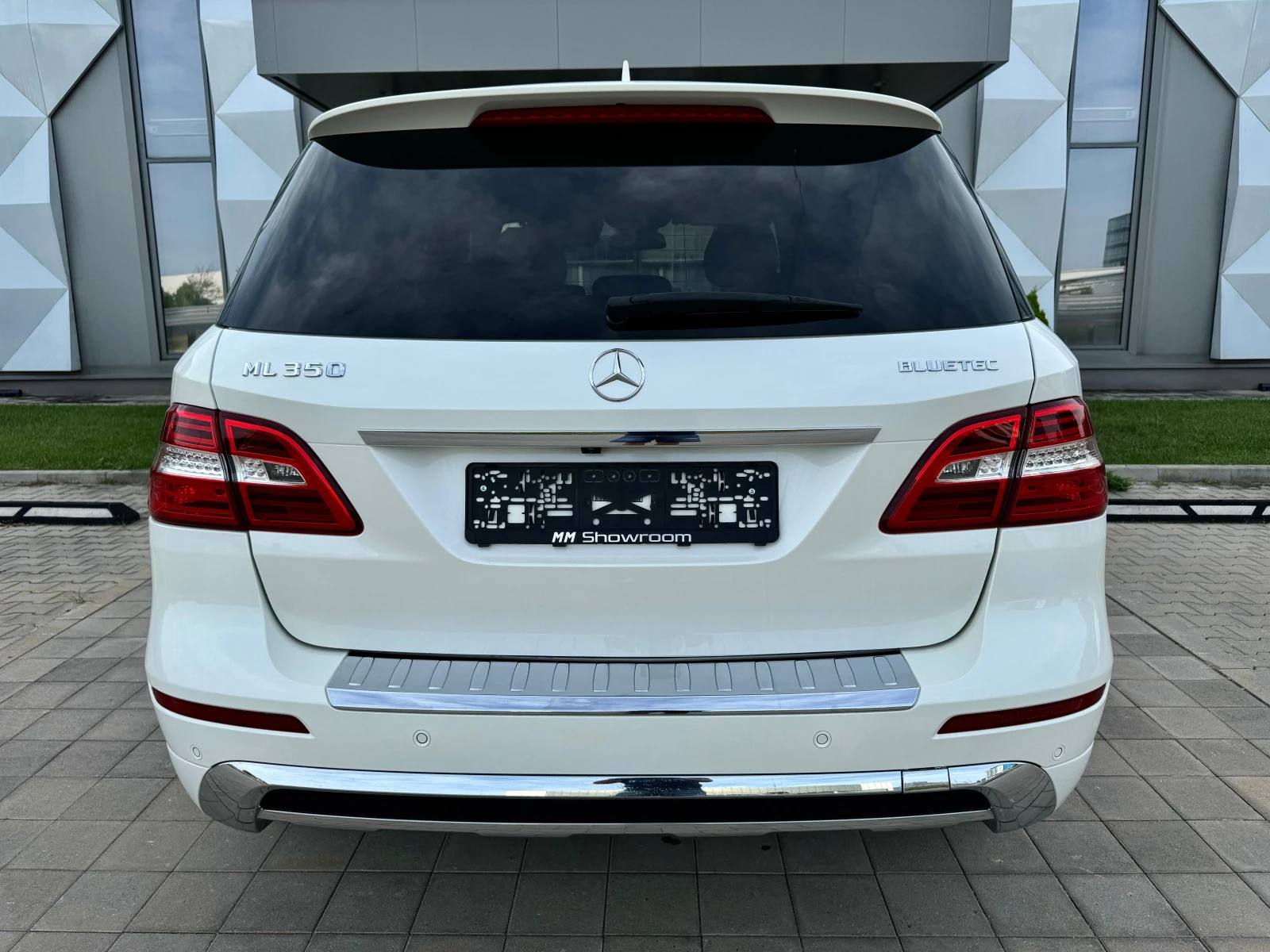 Mercedes-Benz ML 350 AMG-DESIGNO-EDITION-1-LANE-BLIND-SPOT-ЕЛ.БАГАЖНИК - изображение 6