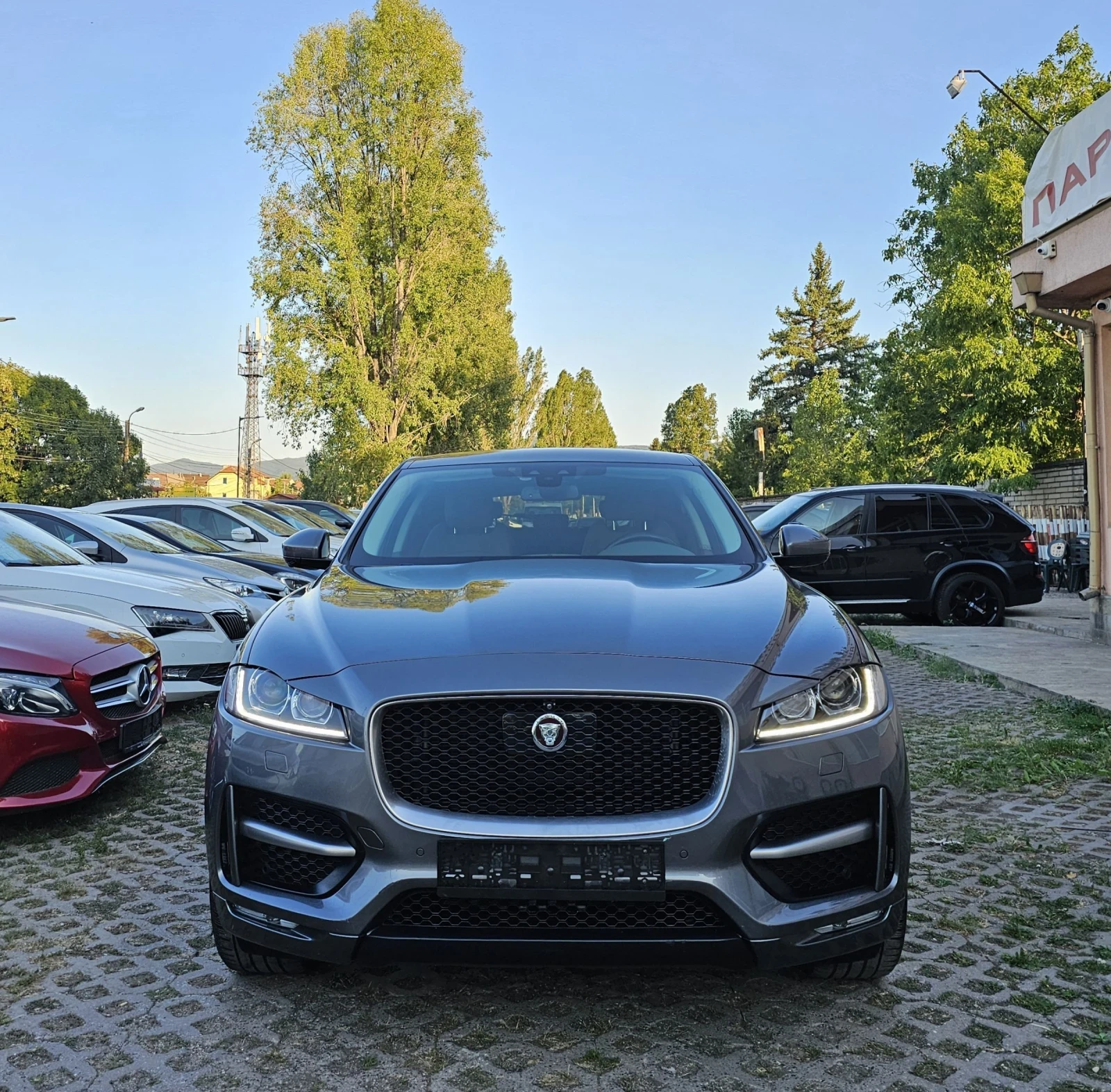 Jaguar F-PACE 2.0d AWD R-Sport Дистроник 360 Камера KeylessGo - изображение 2