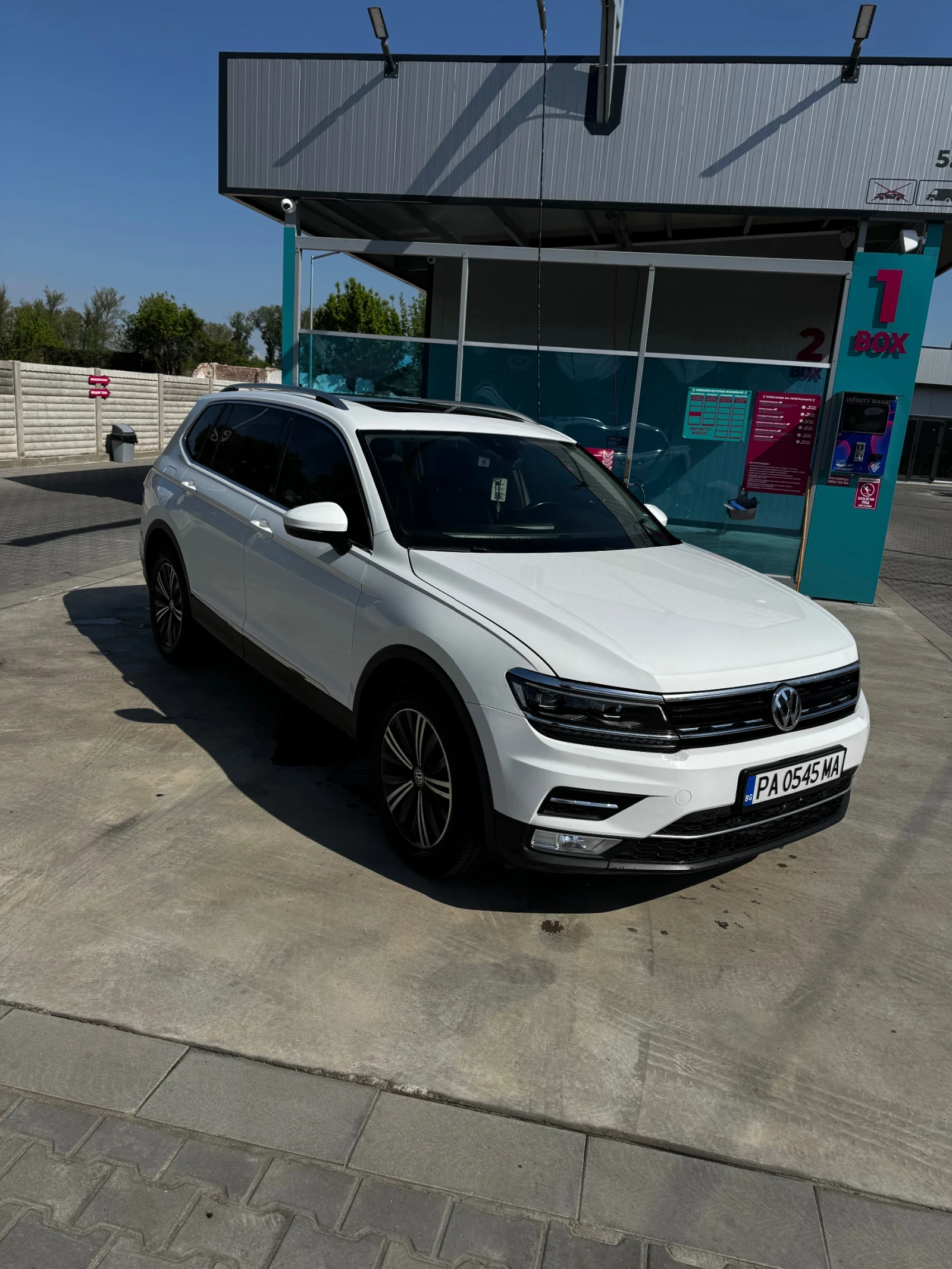 VW Tiguan 2.0 TSI 190 HP Бензин 4х4 - изображение 7