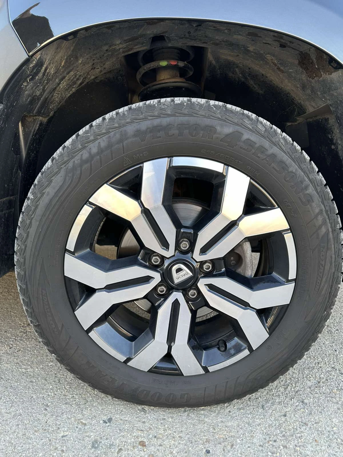 Dacia Duster, снимка 10 - Автомобили и джипове - 54438224