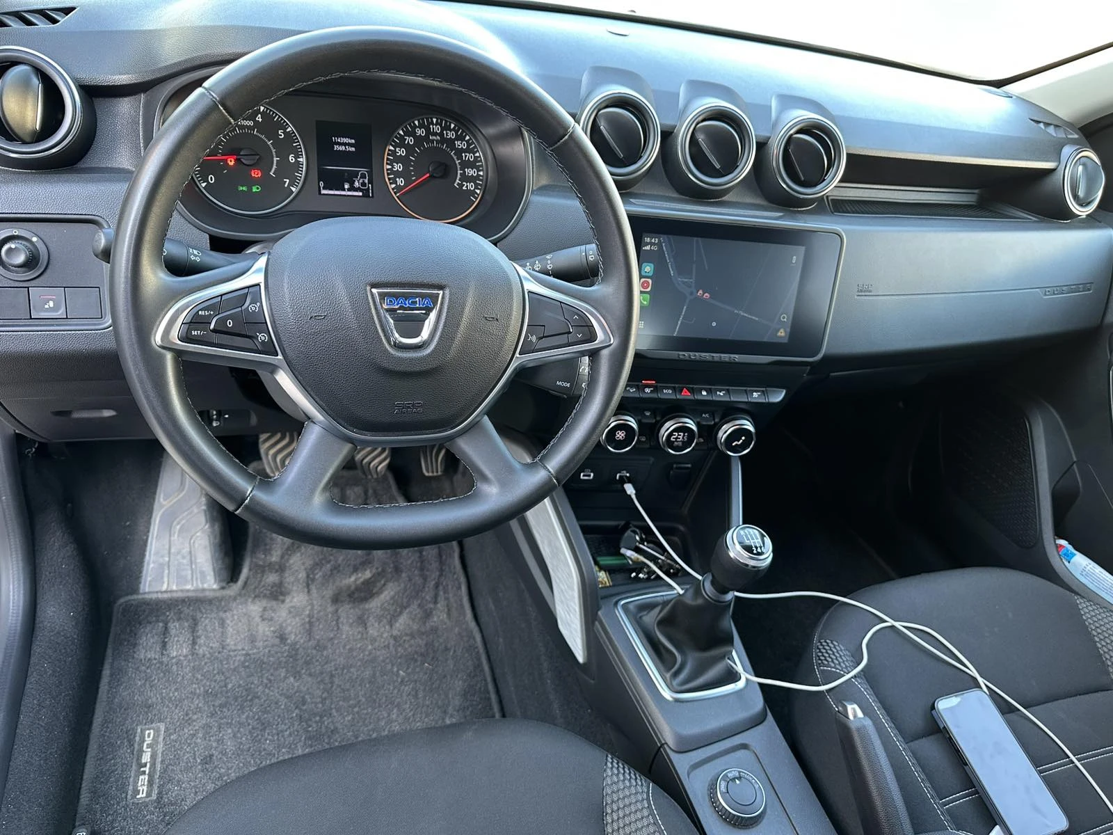 Dacia Duster, снимка 8 - Автомобили и джипове - 54438224