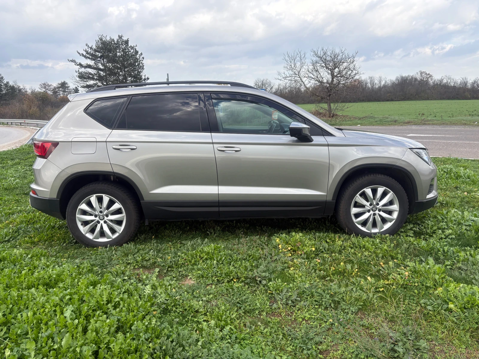 Seat Ateca 1.6 TDI  LED, снимка 4 - Автомобили и джипове - 54510726