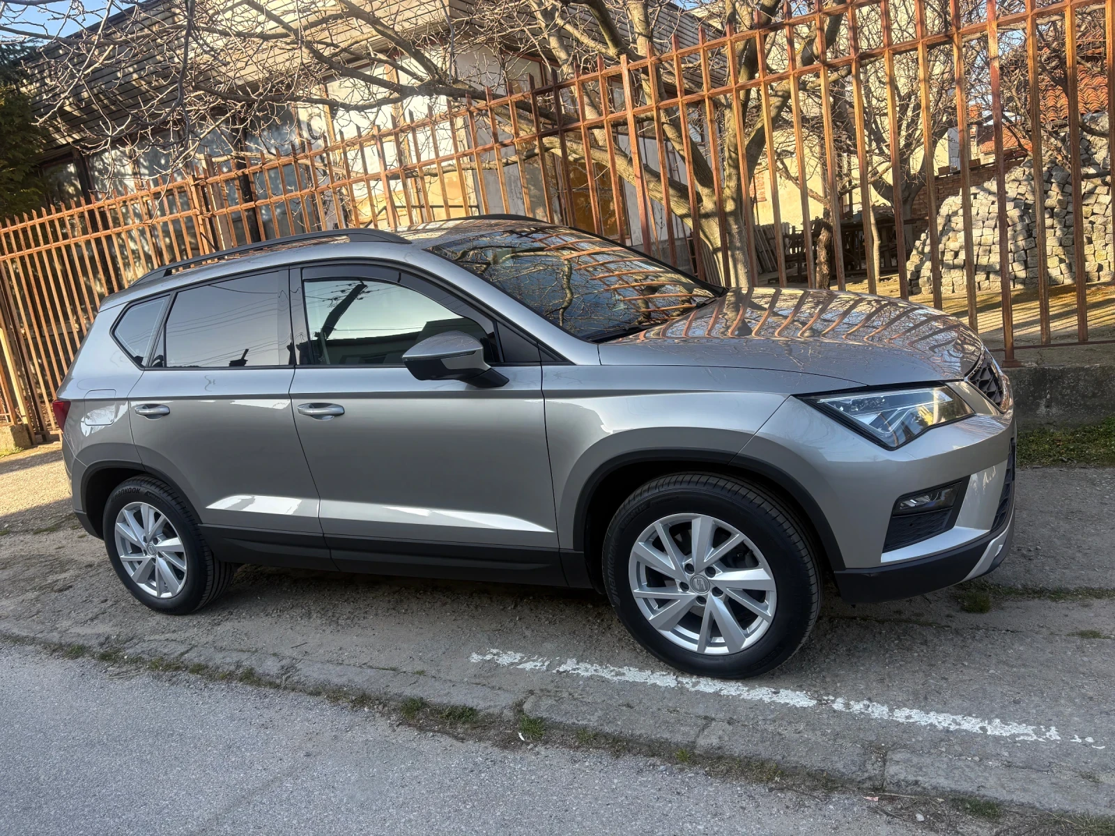 Seat Ateca 1.6 TDI  LED, снимка 11 - Автомобили и джипове - 54510726