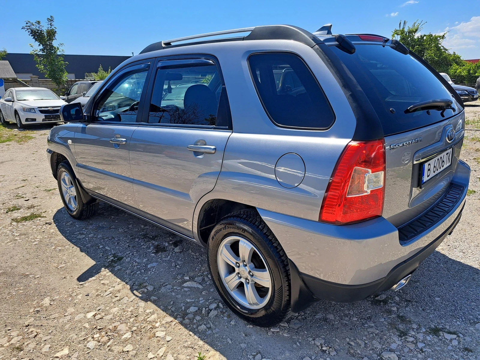 Kia Sportage 2.0 Газ Navi, снимка 2 - Автомобили и джипове - 55565159
