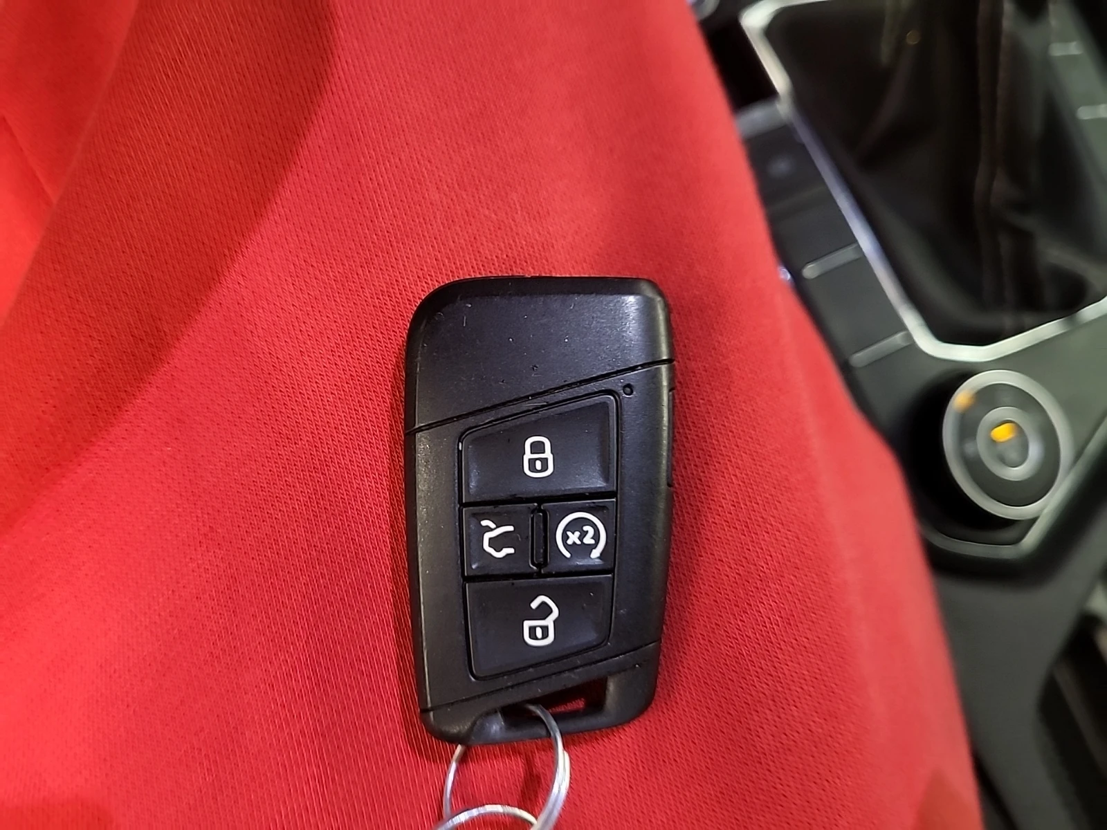 VW Tiguan COMFORTLINE R-LINE BLACK EDITION / Автокредит, снимка 8 - Автомобили и джипове - 55993444