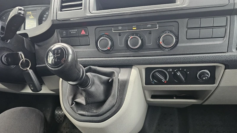 VW Transporter Т6  в ТОП СЪСТОЯНИЕ , снимка 10 - Бусове и автобуси - 52886081