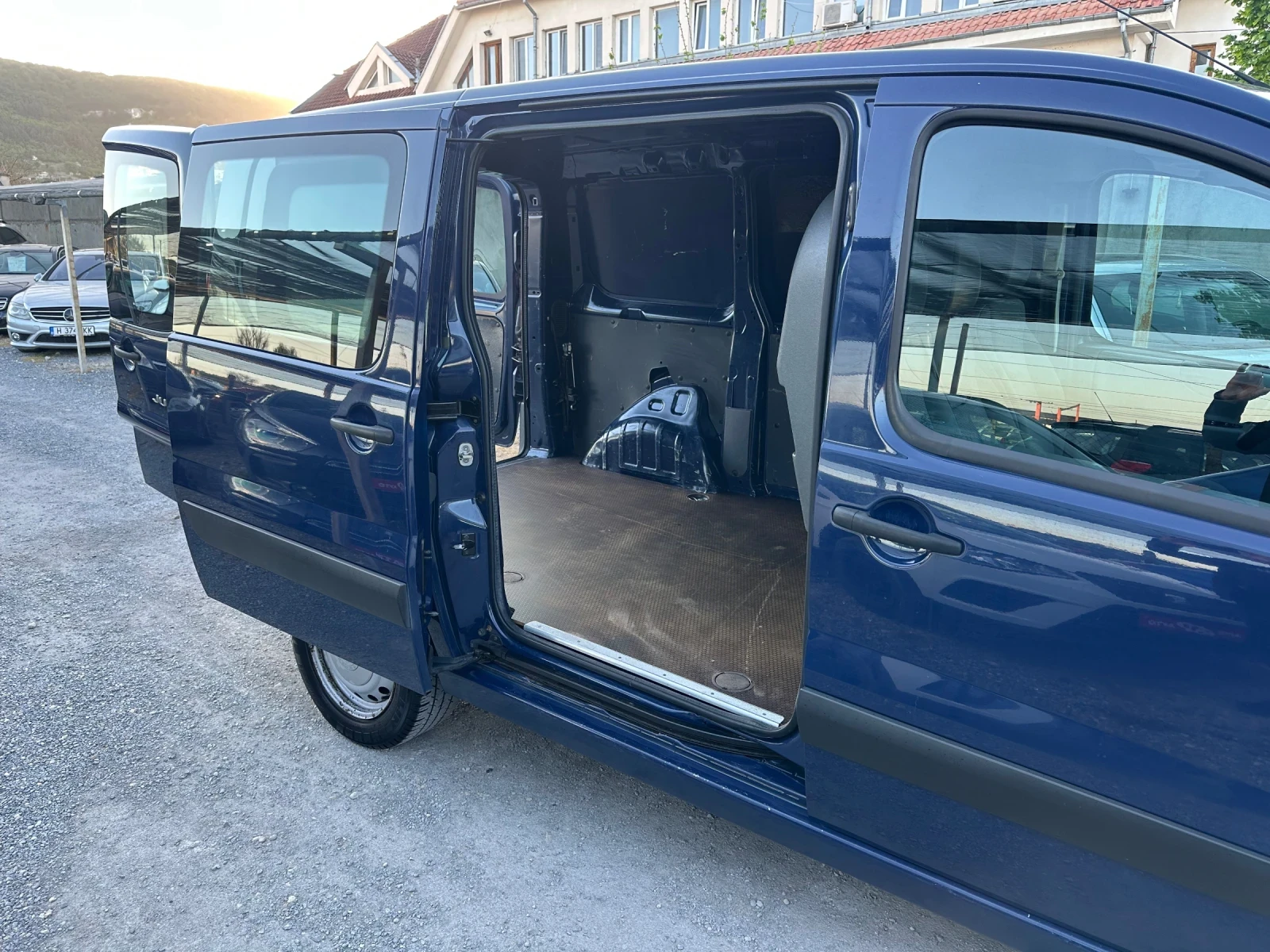 Citroen Jumpy 2, 0 HDIF-120k.c. 2+ 1 места - изображение 8