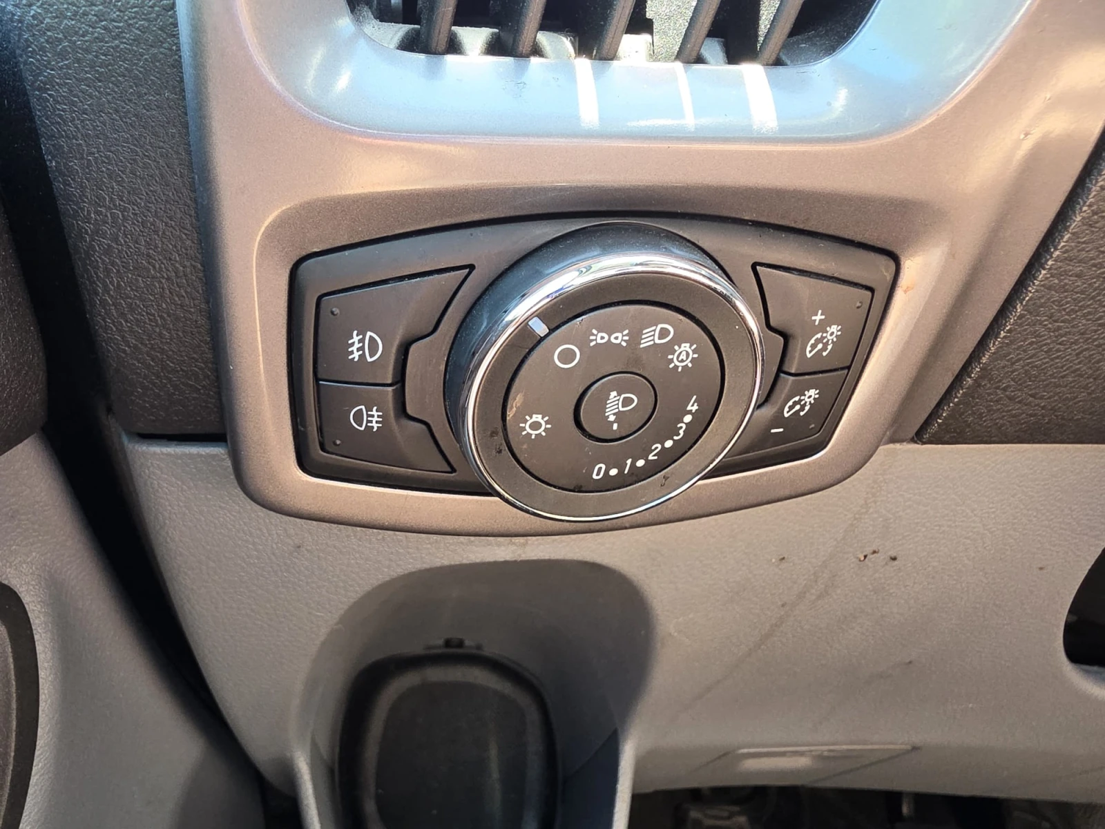 Ford Transit Custom 270 2.2 TDCI L1H1 Trend, снимка 15 - Бусове и автобуси - 55132156