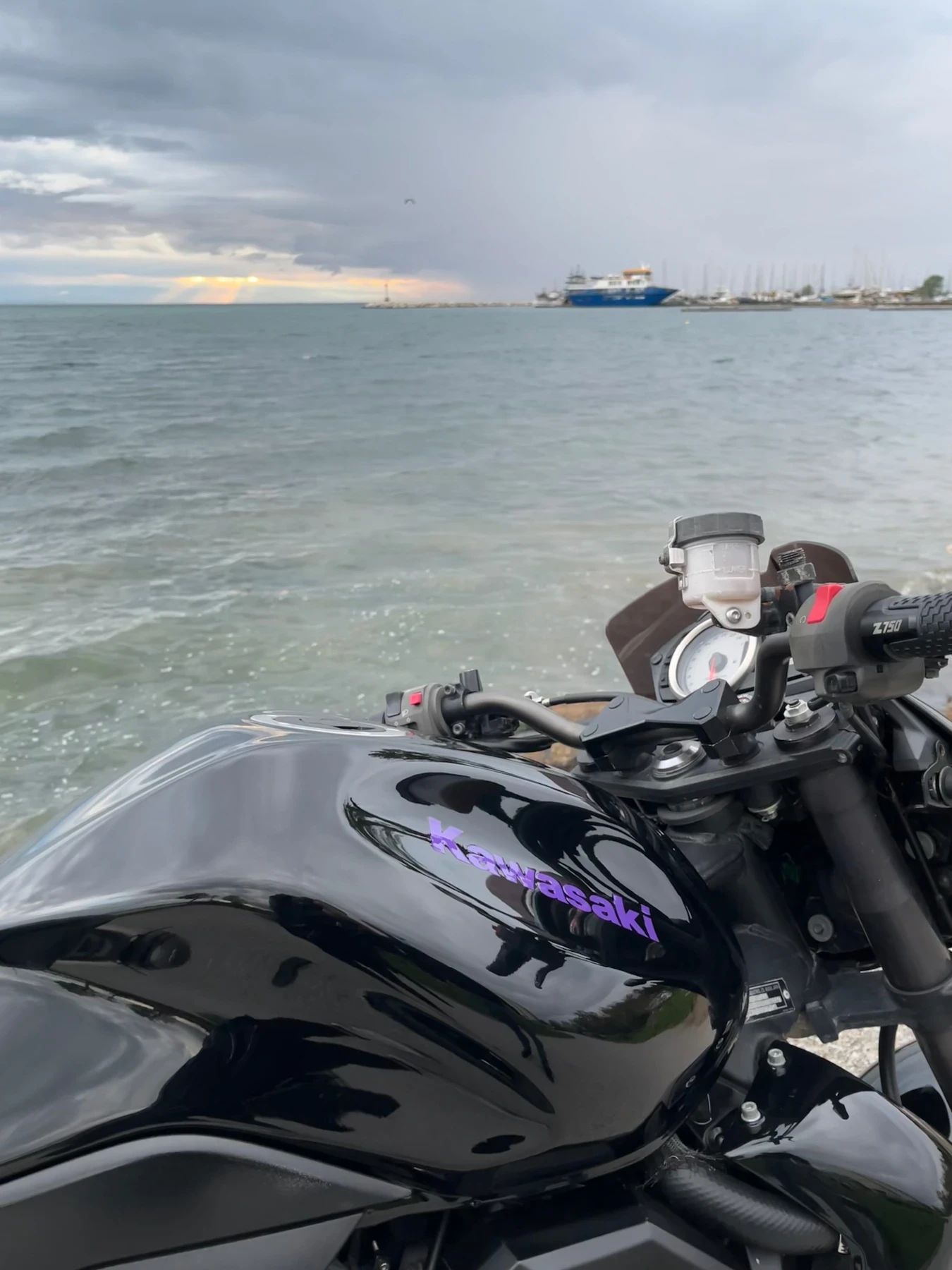 Kawasaki Z, снимка 3 - Мотоциклети и мототехника - 53905720