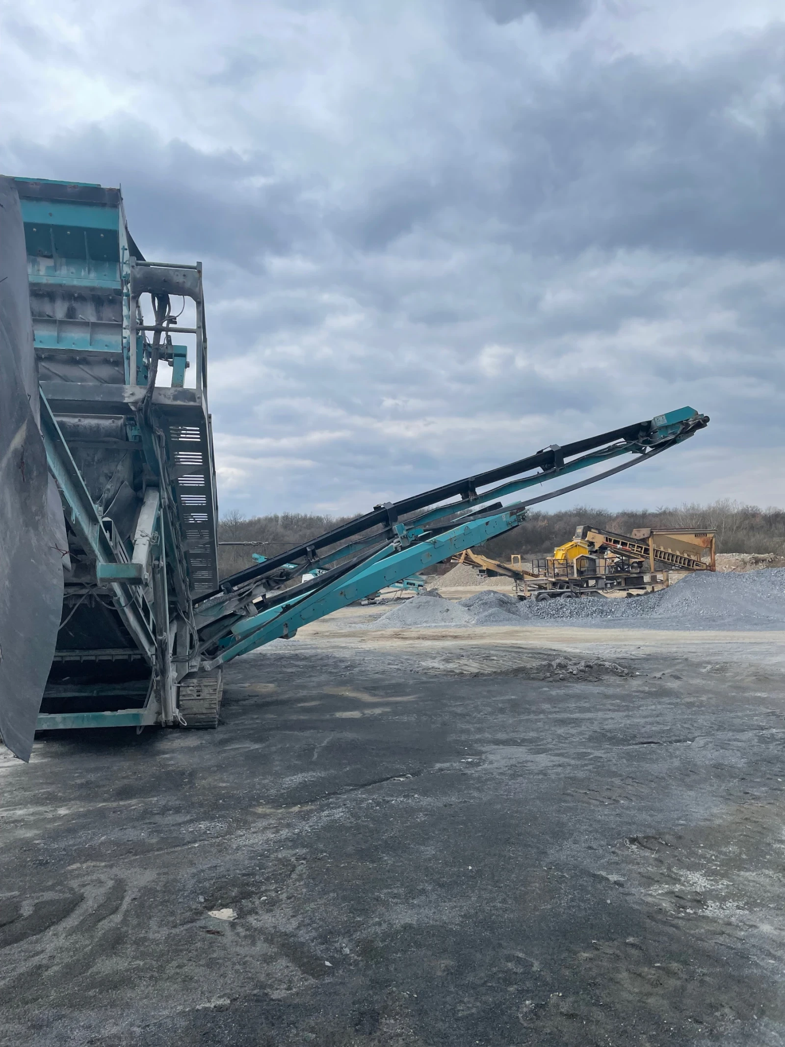 ������ �� ������� ��������� Powerscreen 2100 | Mobile.bg � ����������� 4