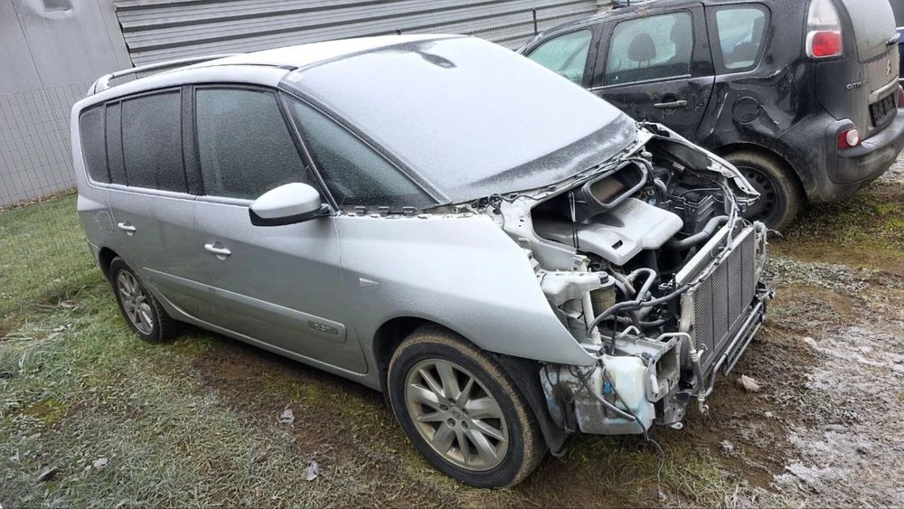 На части Renault Espace 4