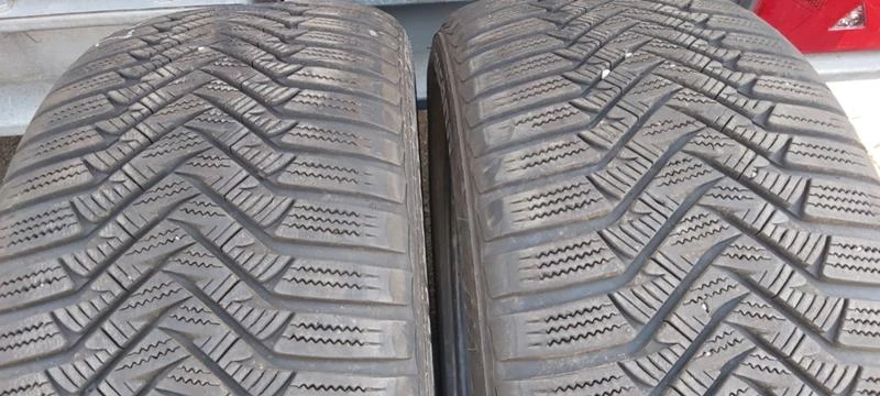 Гуми Зимни 225/50R17, снимка 3 - Гуми и джанти - 33068889