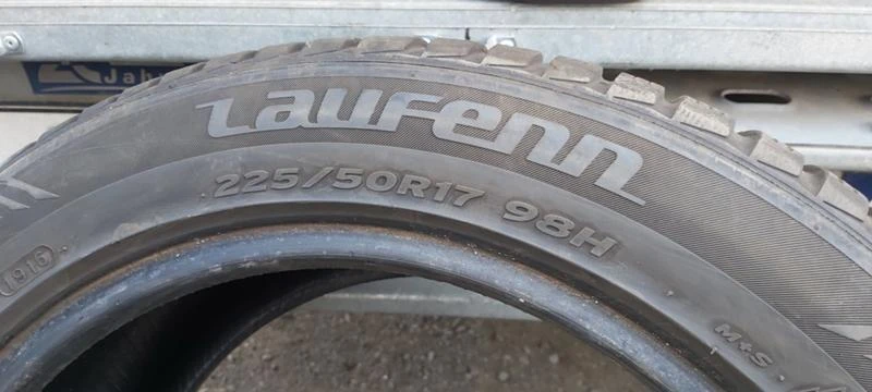 Гуми Зимни 225/50R17, снимка 5 - Гуми и джанти - 33068889