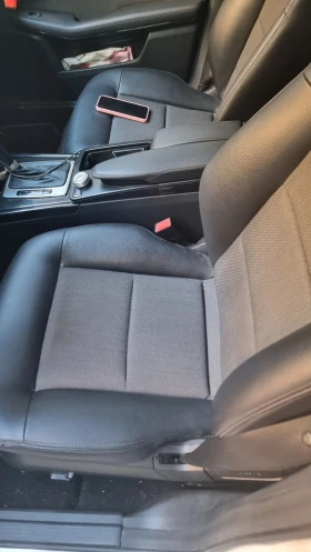 Mercedes-Benz E 220, снимка 9