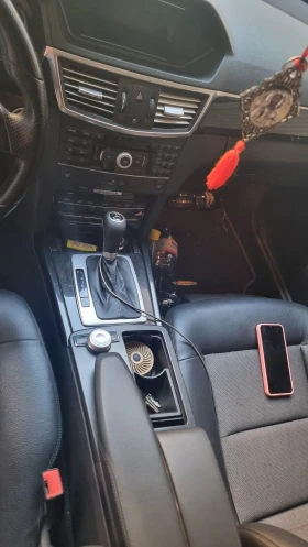 Mercedes-Benz E 220, снимка 8