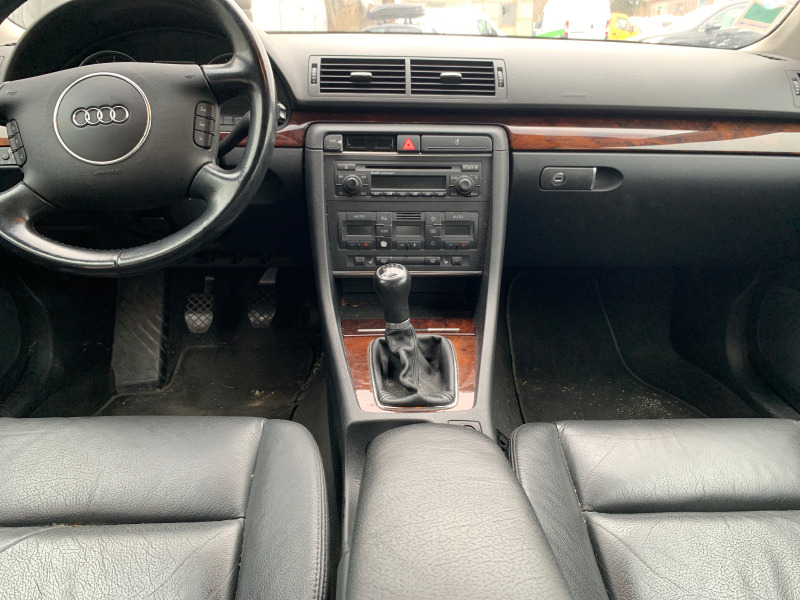 Audi A4 2.4 i, снимка 9 - Автомобили и джипове - 39441055