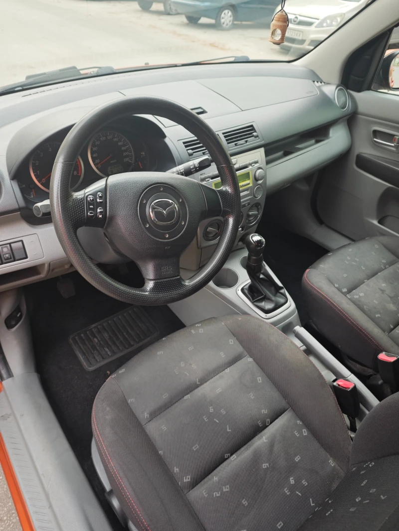 Mazda 2, снимка 8 - Автомобили и джипове - 48214543